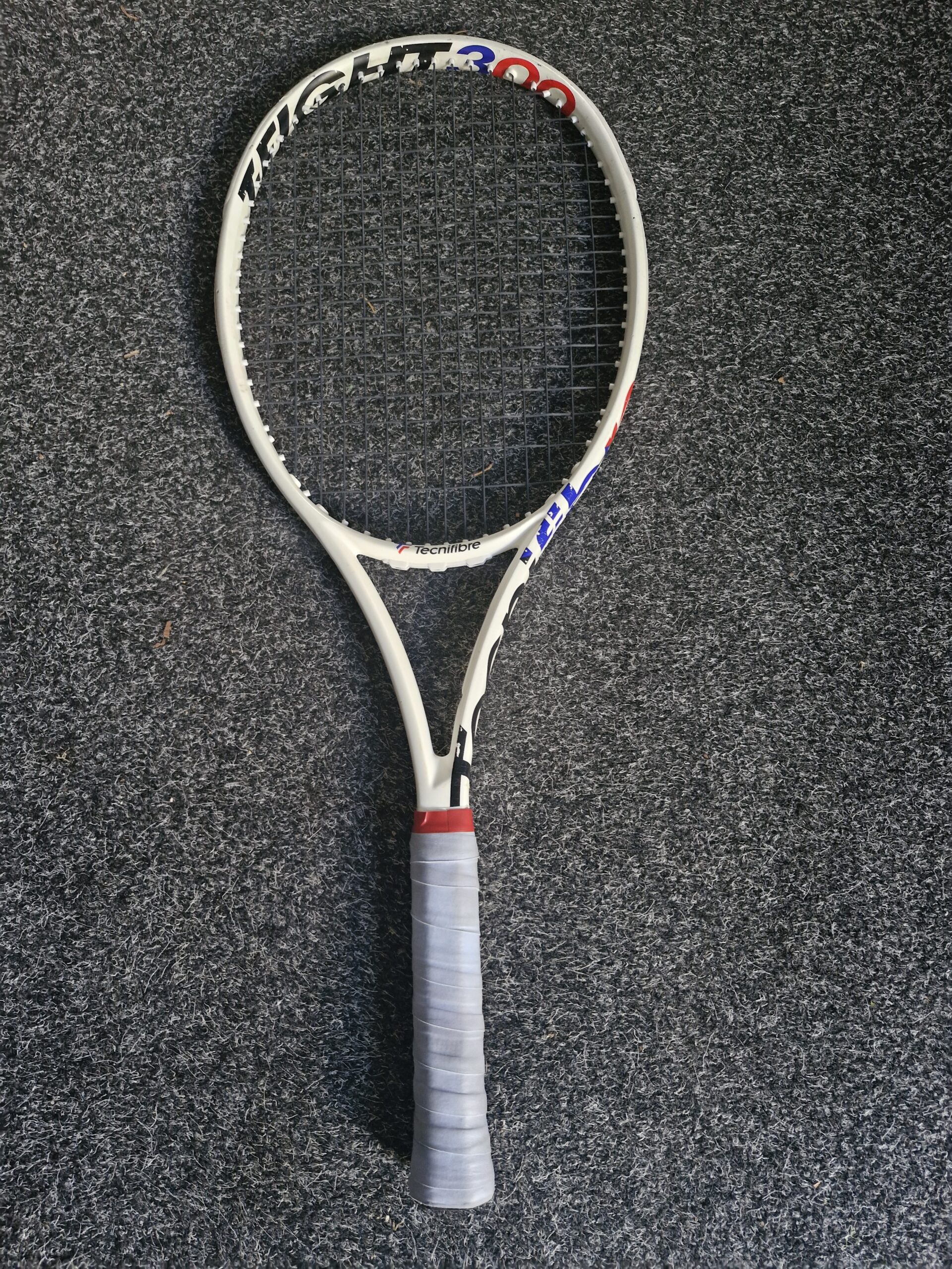 TECNIFIBRE T- Fight Isoflex 300 Tennis Racquet Strung - Ex Demo - Image 7